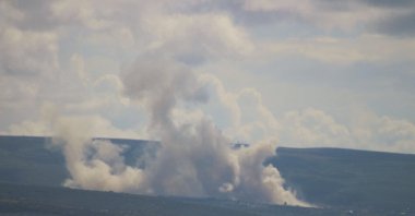 A plume of smoke rises after an Israeli strike on the city of Tyre, southern Lebanon, April 6, 2026. (AFP Photo)