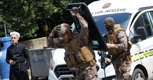 Police officers take security measures at the scene, Istanbul, Türkiye, April 7, 2026. (Reuters Photo)