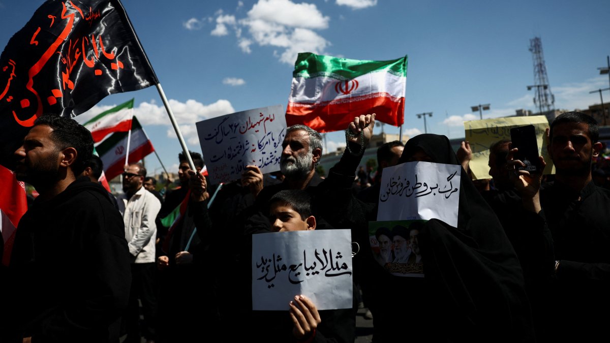 People celebrate a two-week Iran-U.S. truce in Tehran, Iran, April 8, 2026. (Reuters Photo)