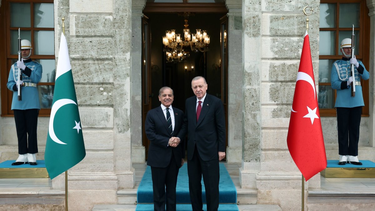 President Recep Tayyip Erdoğan shakes hands with Pakistani Prime Minister Shehbaz Sharif at the Dolmabahçe Palace, Istanbul, Türkiye, May 25, 2025. (IHA File Photo)