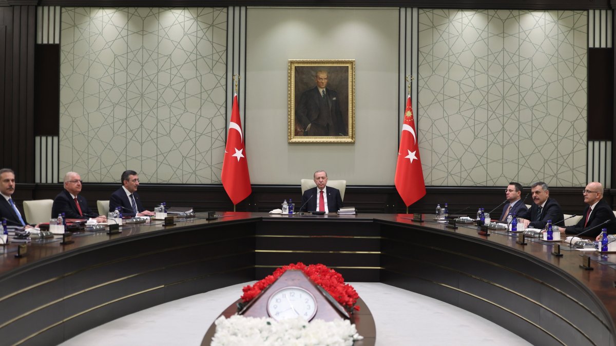 President Recep Tayyip Erdoğan chairs the National Security Council (MGK) meeting in Ankara, April 8, 2026. (AA Photo)