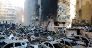 Firefighters attempt to extinguish a fire following an Israeli strike at the Corniche al-Mazraa neighbourhood of Beirut, Lebanon, April 8, 2026. (AFP Photo)