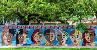 Mural of diverse faces, Edgewater neighborhood, Chicago, U.S., June 27, 2024. (Shutterstock Photo)