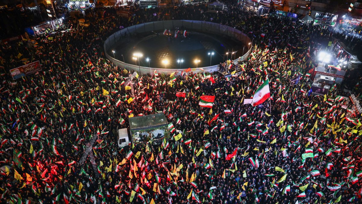 People attend a funeral ceremony for the head of Iran's Revolutionary Guards' intelligence organization, Majid Khademi, who was killed in strikes, according to Iranian and Israeli statements, Tehran, Iran, April 8, 2026. (Reuters Photo)