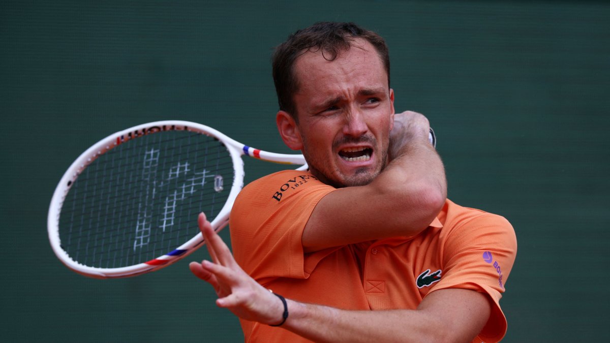 Russia's Daniil Medvedev in action during his ATP Masters 1000 Monte Carlo Masters round of 32 match against Italy's Matteo Berrettini at Monte Carlo Country Club, Roquebrune-Cap-Martin, France, April 8, 2026. (Reuters Photo)