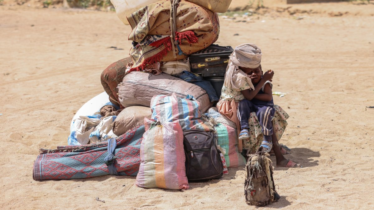 Sudanese refugees arrive at the border between Chad and Sudan before going to the Tine transit camp in Wadi Fara, Chad, May 4, 2025. (AP Photo)