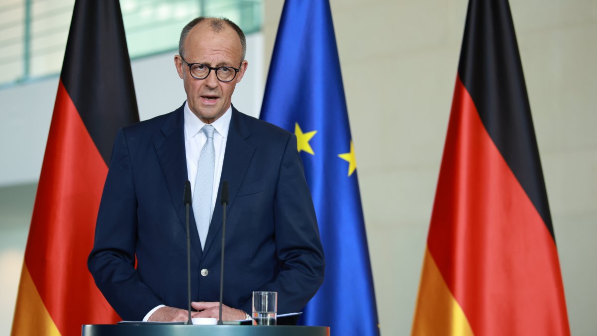 German Chancellor Friedrich Merz delivers a press statement at the Chancellery in Berlin, Germany, April 9, 2026. (EPA Photo)