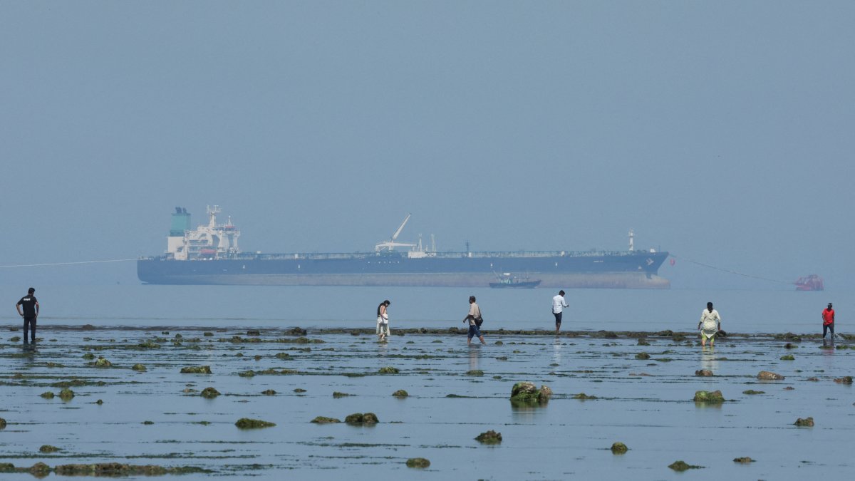 Russia's main oil revenue doubles amid Iran war, calculations show