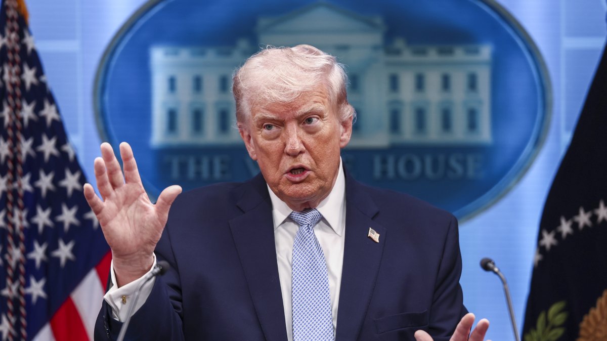 U.S. President Donald Trump gestures as he responds to a question from the news media during a briefing on Iran, the White House, Washington, D.C., U.S., April 6, 2026. (EPA Photo)