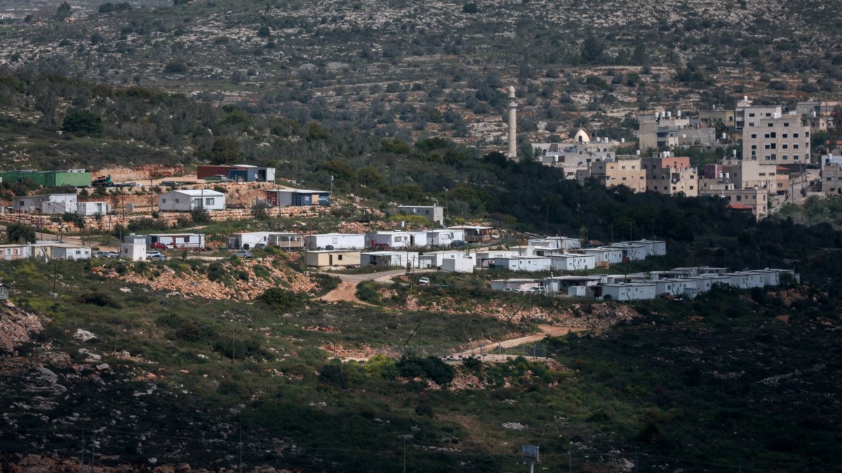 A new Israeli settlement near a Palestinian village, in Al-Luban e-Sharkiya, near Nablus, in the Israeli-occupied West Bank, April 6, 2026. (Reuters Photo)