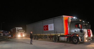 Trucks filled with medical aid depart from the Gürbulak border gate to Iran, Ağrı, Türkiye, April 8, 2026. (AA Photo)