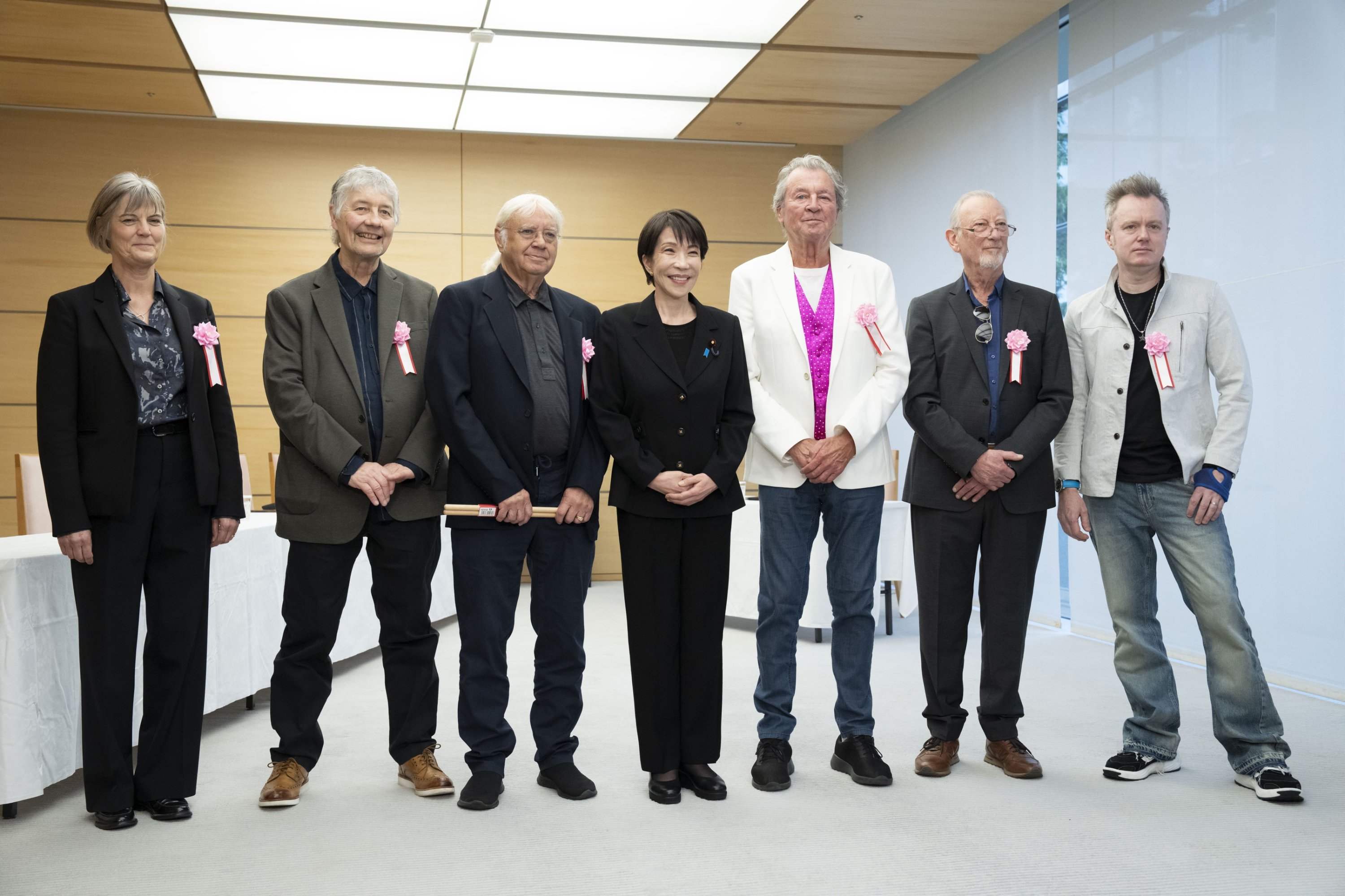 Deep Purple surprises Japan’s PM during Tokyo visit