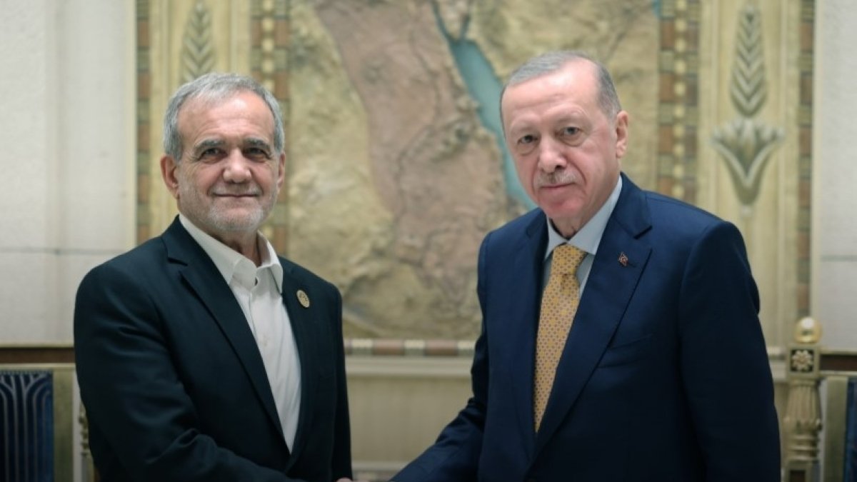 Iran president hails Türkiye’s stance, public solidarity amid tensions