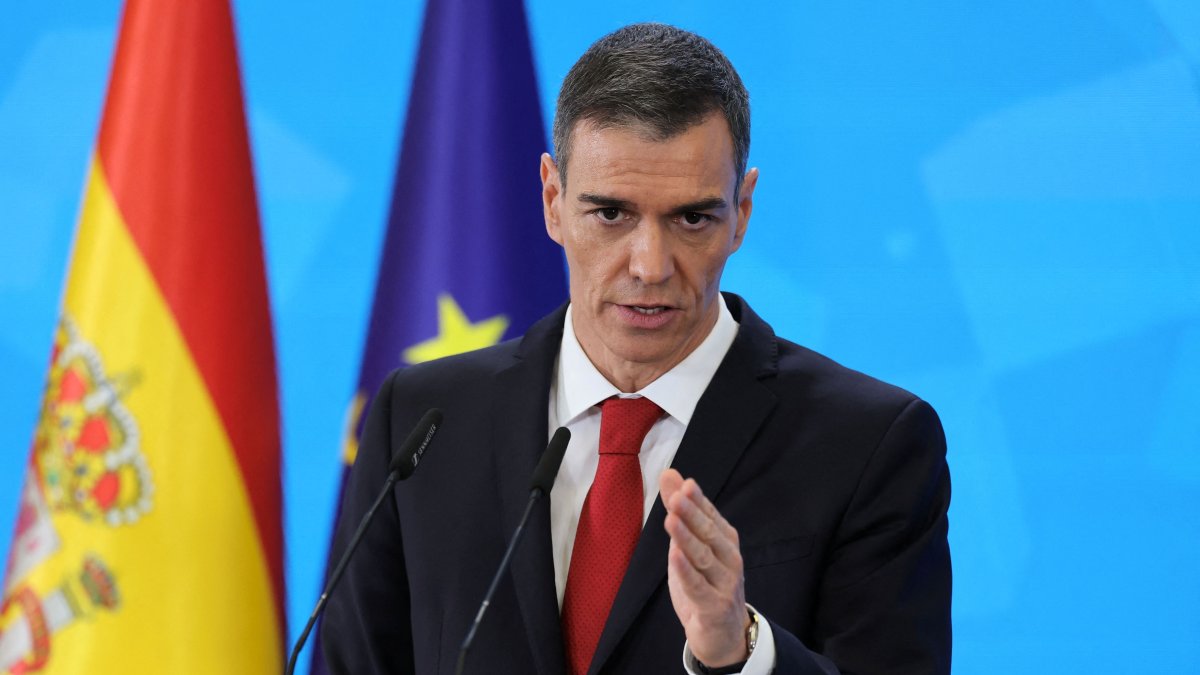  Spain's Prime Minister Pedro Sanchez gestures during a press conference at the Moncloa Palace in Madrid, Dec.15, 2025. (AFP File Photo)