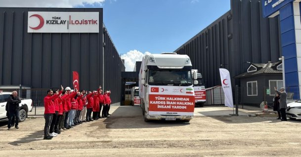 Aid trucks depart from the Turkish Red Crescent Logistics Center bound for Iran carrying humanitarian relief supplies, Ankara, Türkiye, April 10, 2026. (IHA Photo) 