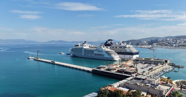 Cruise ships are docked at a port in the Aegean resort town of Kuşadası, Türkiye, Dec. 23, 2025. (AA Photo)