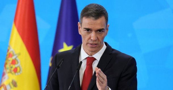  Spain's Prime Minister Pedro Sanchez gestures during a press conference at the Moncloa Palace in Madrid, Dec.15, 2025. (AFP File Photo)
