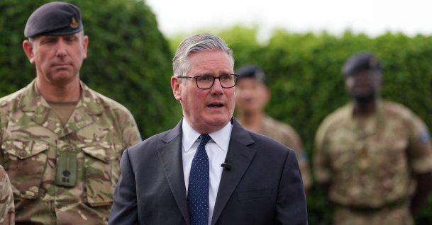 Britain's Prime Minister Keir Starmer meets aircrew members during a visit to Taif Airbase, Saudi Arabia, April 8, 2026. (AFP Photo)