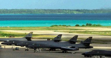 A U.S. Air Force B-1B bomber takes off from the Diego Garcia military base on a strike mission against Afghanistan in Diego Garcia, Chagos Islands, Oct. 7, 2001. (AFP Photo)