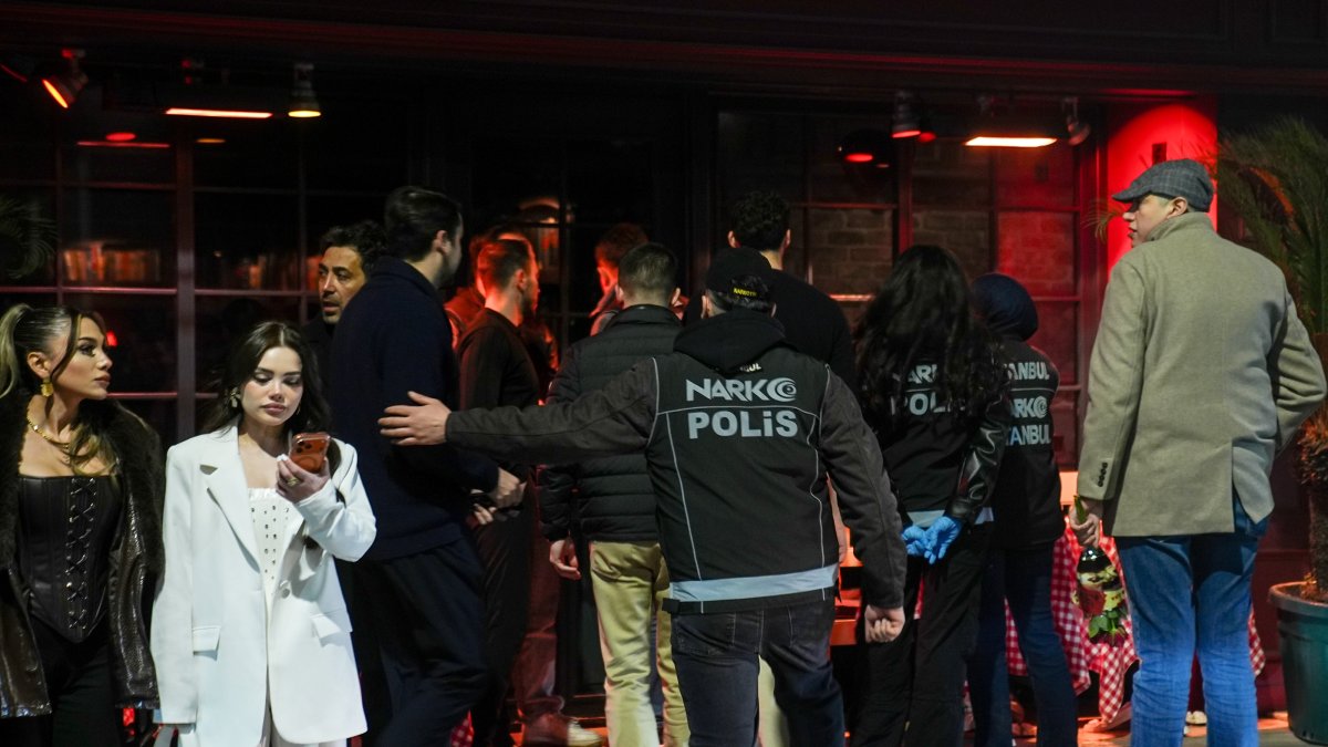 Search operations are carried out at restaurants and entertainment venues in Beşiktaş, Istanbul, Türkiye, April 12, 2026. (AA Photo) 