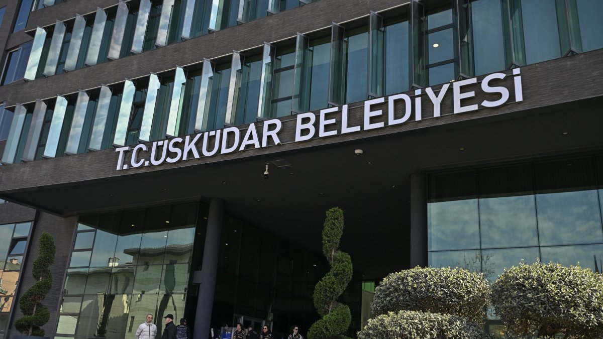The exterior of the Üsküdar municipality building, Istanbul, Türkiye, April 7, 2026. (AA Photo)