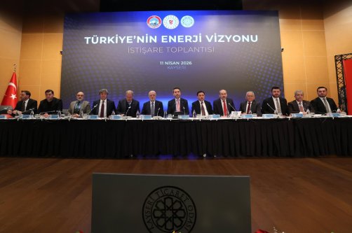 Energy and Natural Resources Minister Alparslan Bayraktar (C) speaks during the "Türkiye's Energy Vision" meeting, Kayseri, central Türkiye, April 11, 2026. (AA Photo)