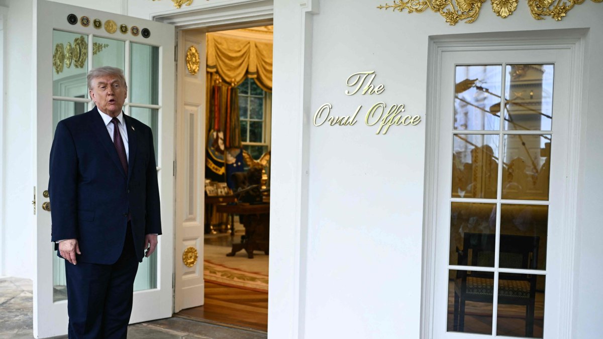 US President Donald Trump speaks to the press outside the Oval Office at the White House in Washington, D.C., April 13, 2026. (AFP Photo)