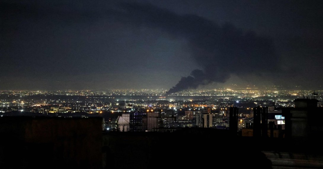  Smoke rises from the site of a U.S.-Israeli strike on the Iranian capital Tehran, April 7, 2026. (AFP File Photo)