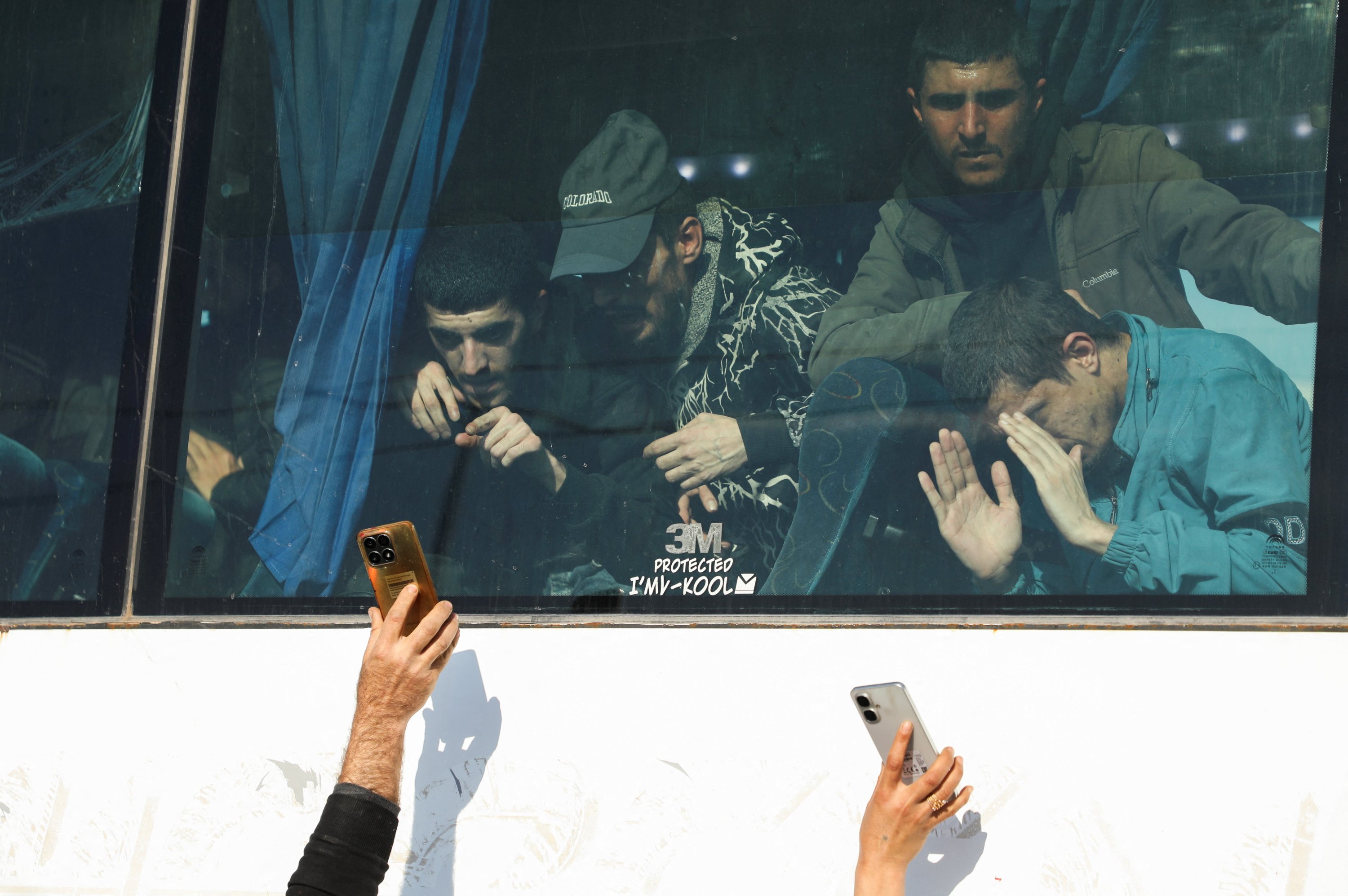 Syrian gov’t set to take over YPG prisons as more detainees freed
