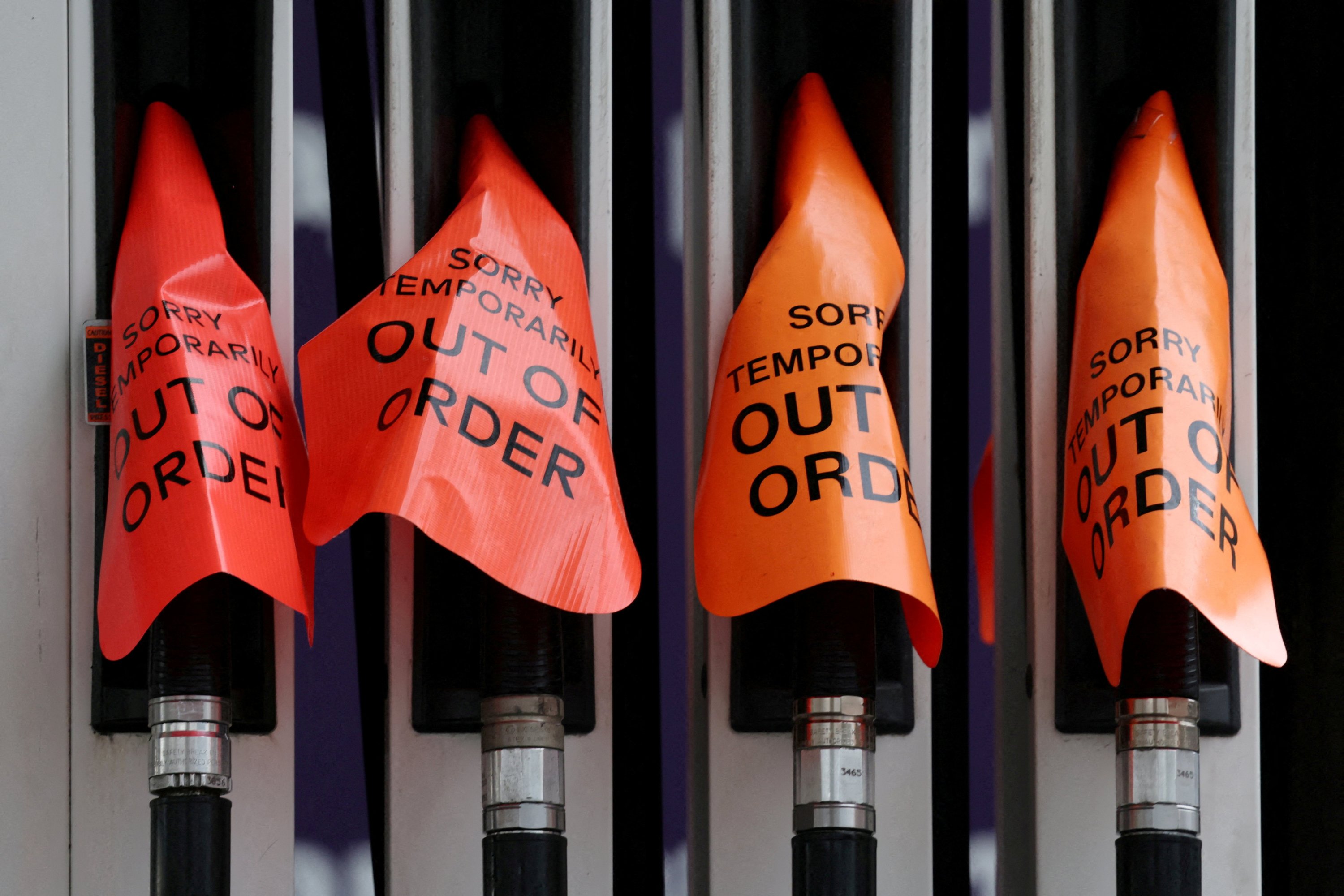 Oil demand to see biggest quarterly slump since pandemic: IEA