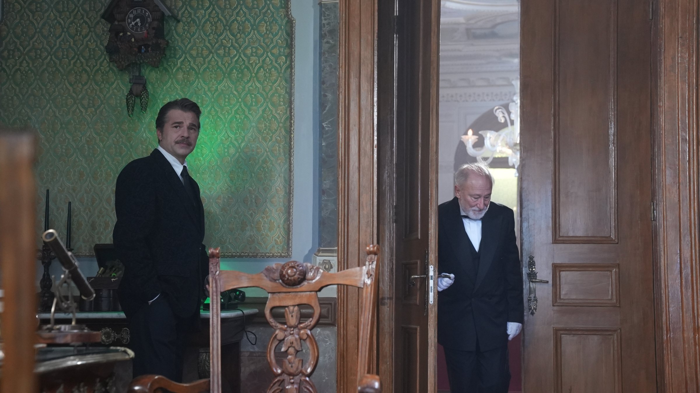 A scene from the filming of “The Creation of a Man” (“Bir Adam Yaratmak”), adapted from a play by Necip Fazıl Kısakürek. (Photo courtesy of Filimetre Media)