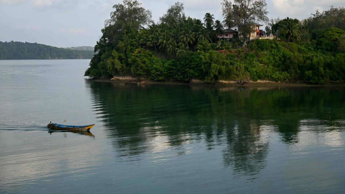 A fisherman returns to the jetty on Kamorta island in the Andaman and Nicobar archipelago, March 25, 2026. (AFP Photo)