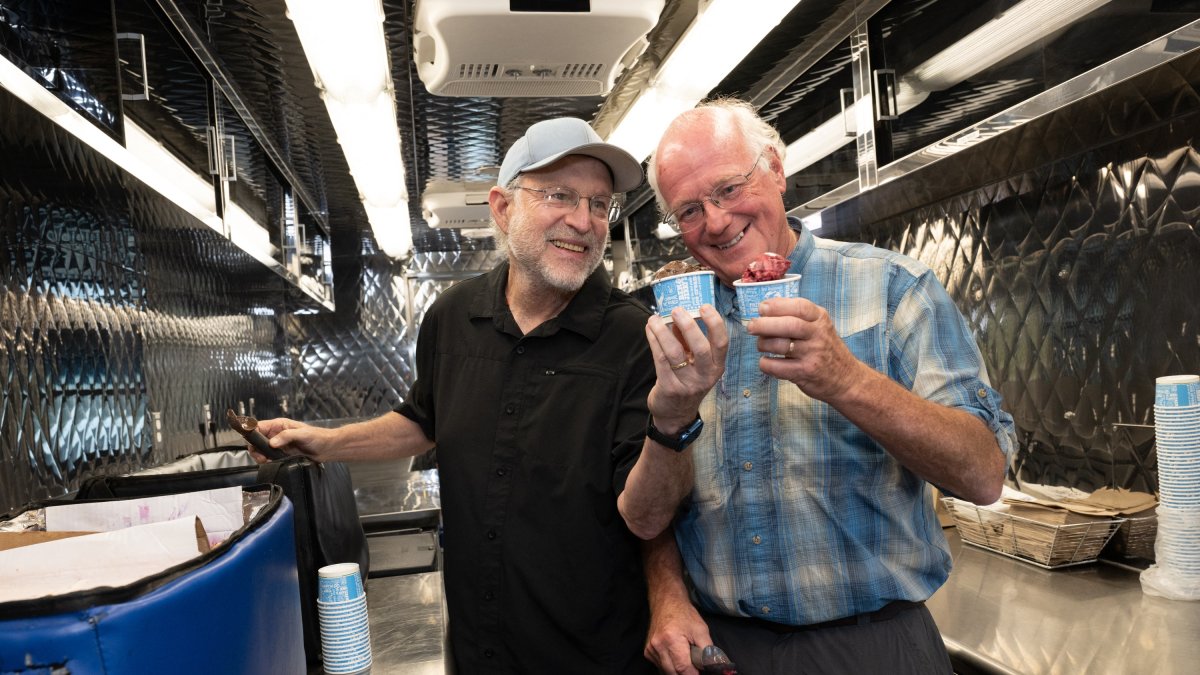 Jerry Greenfield and Ben Cohen, co-founders of Ben &amp; Jerry’s, hand out free ice cream at Franklin Square in Philadelphia, Sept. 16, 2024. (AFP File Photo)