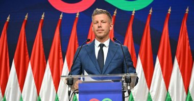 Peter Magyar, leader of the pro-European conservative TISZA party, delivers a press conference at the HUNGEXPO Congress and Exhibition Center, Budapest, Hungary, April 13, 2026. (AFP Photo)