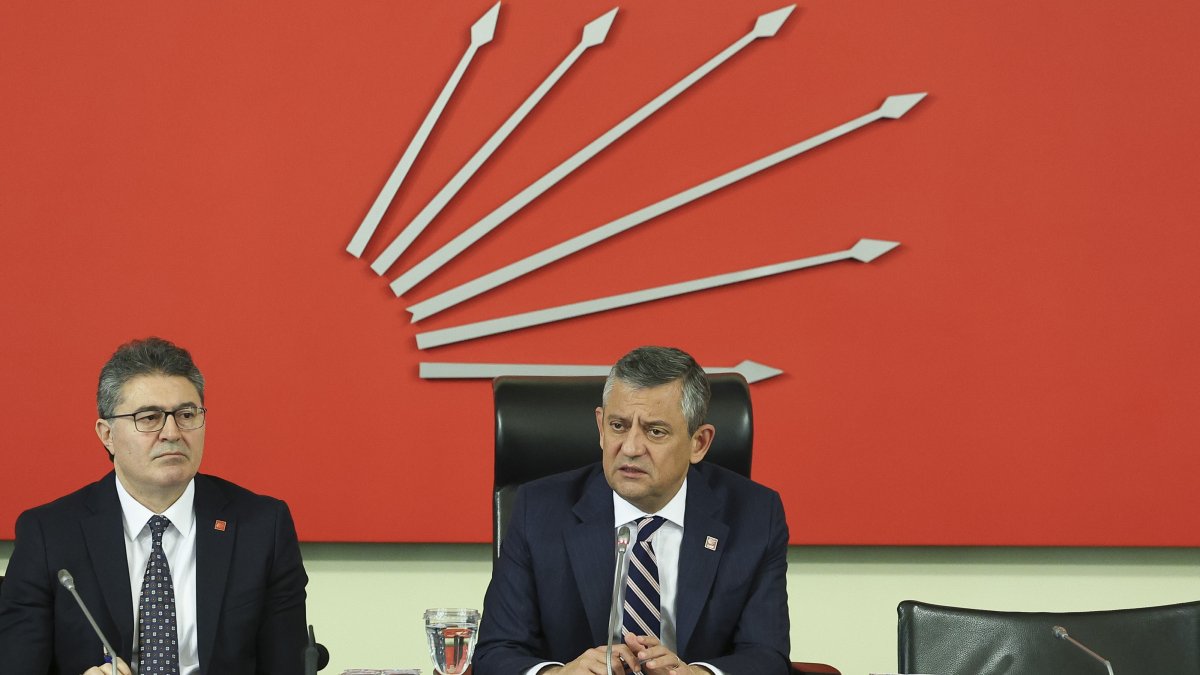 Özgür Özel, leader of Republican People's Party (CHP), chairs a meeting of provincial heads, Ankara, Türkiye, April 14, 2026. (AA Photo)