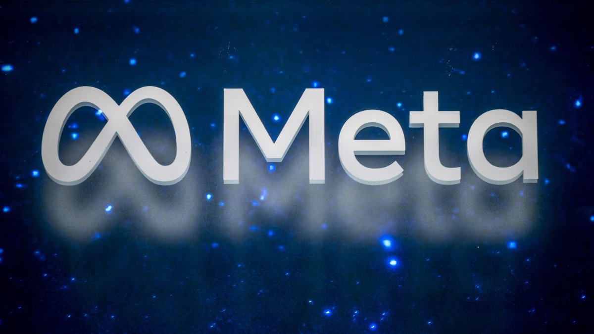 The logo of Meta, the U.S. company that owns and operates Facebook, Instagram, Threads, and WhatsApp, is seen at the World Economic Forum (WEF) annual meeting in Davos, Jan.19, 2025. (AFP File Photo)