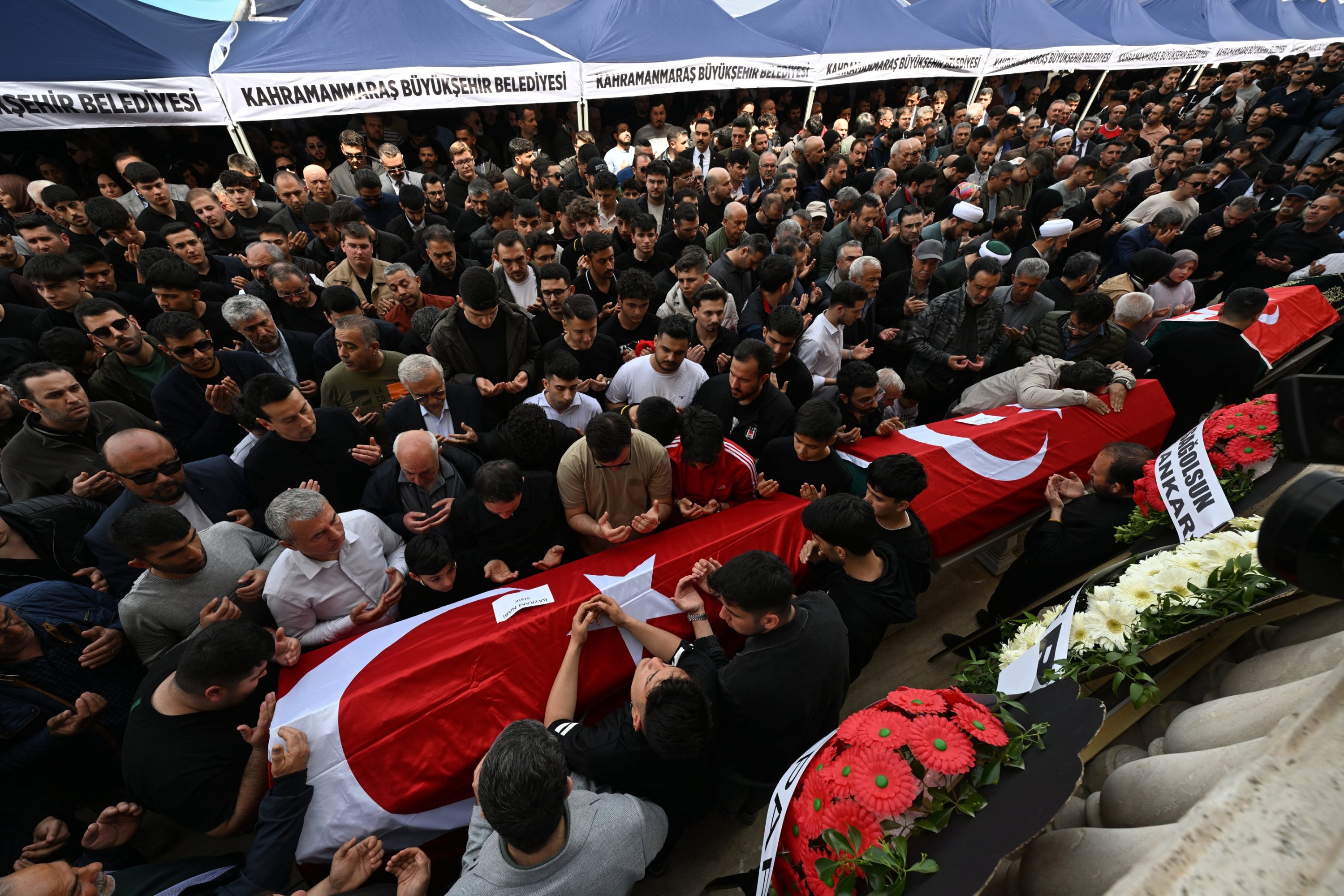 Türkiye mourns school shooting victims as Parliament starts probe