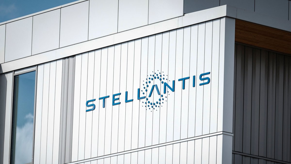 Stellantis to stop car production at its Poissy plant near Paris