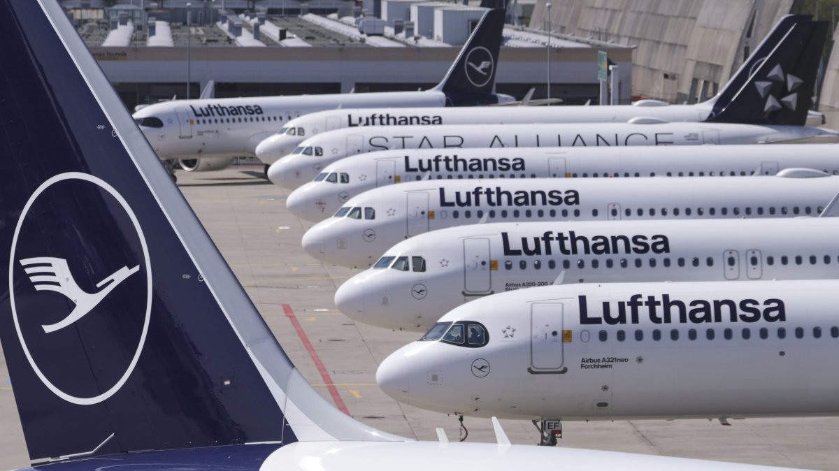 Lufthansa planes are stationed at Frankfurt Airport in Frankfurt am Main, Germany, April 15, 2026. (EPA Photo)