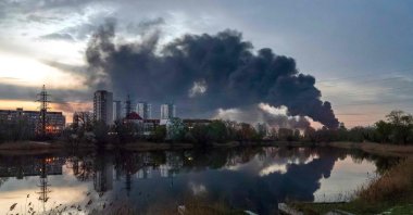 Smoke rises above buildings following a Russian air attack in Kyiv, Ukraine, April 16, 2026. (AFP Photo)