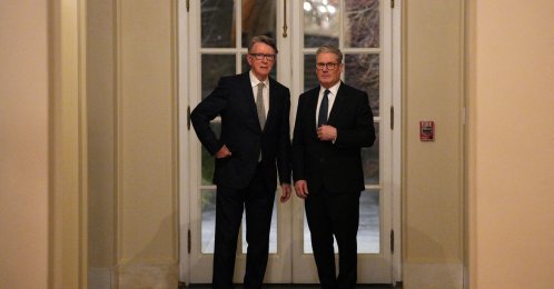 British Prime Minister Keir Starmer (R) talks with Britain's Ambassador to the United States Peter Mandelson during a welcome reception at the ambassador's residence, Washington, D.C., U.S., Feb. 26, 2025. (Reuters Photo)