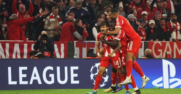 Bayern Munich players celebrate a goal by Luis Diaz (L) during a Champions League match against Real Madrid, Munich, southern Germany, April 15, 2026. (AFP Photo)