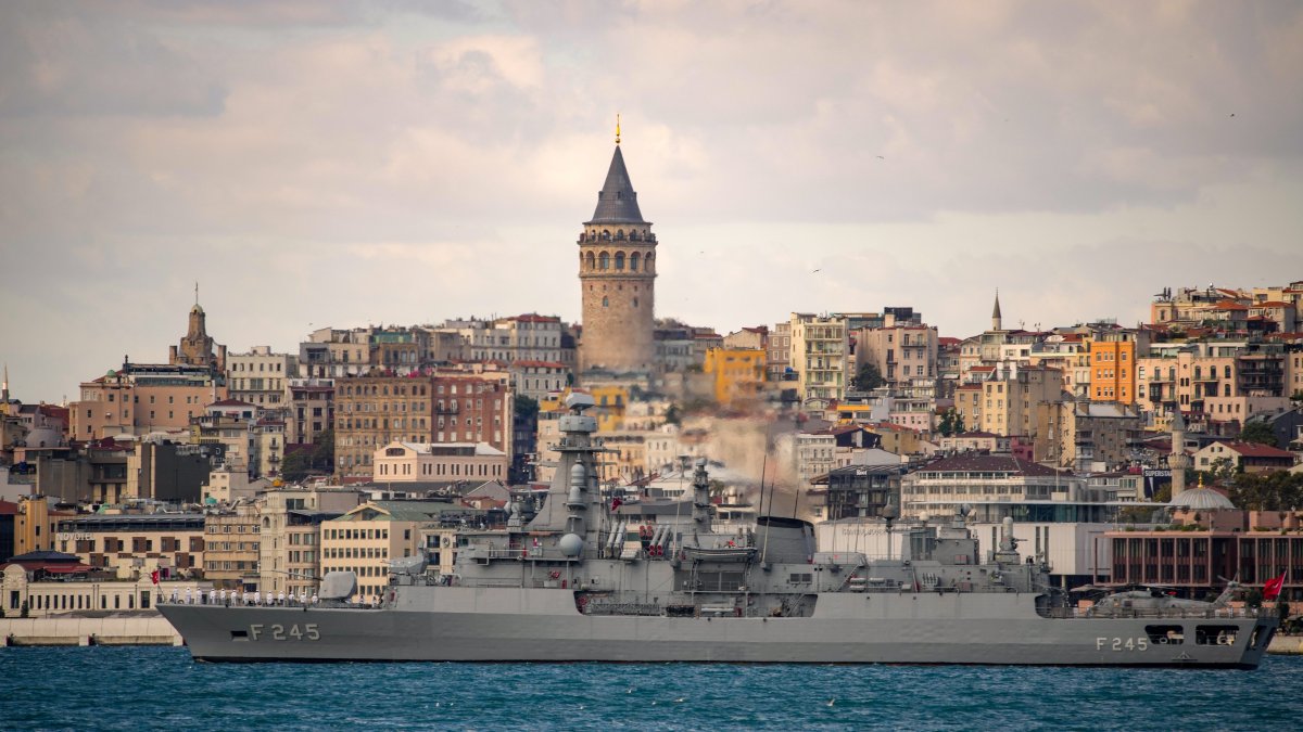 The TCG Oruçreis frigate sails during a naval parade on the Bosporus, marking the 487th anniversary of the Preveza naval battle and celebrating Turkish Naval Forces day, Istanbul, Türkiye, Sept. 27, 2025. (AP Photo)