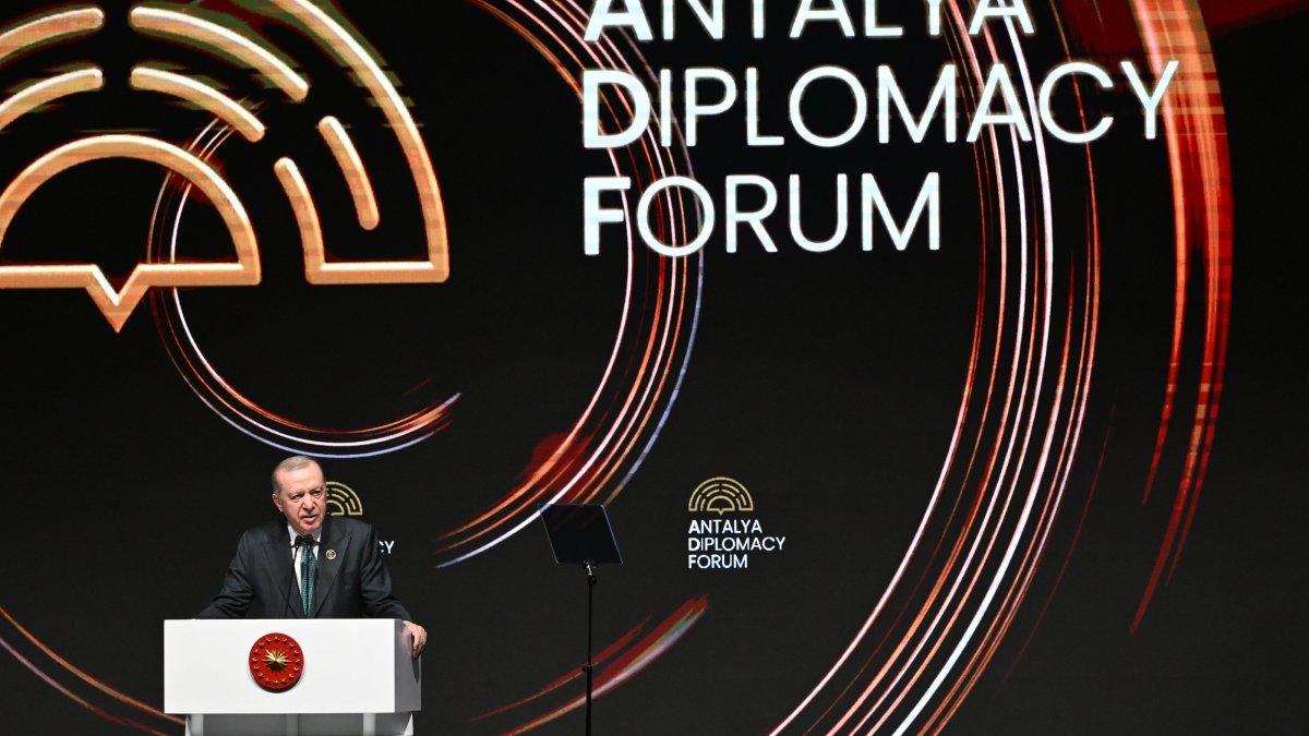 President Recep Tayyip Erdoğan speaks at the 5th Antalya Diplomacy Forum, Antalya, Türkiye, April 17, 2026. (AA Photo)