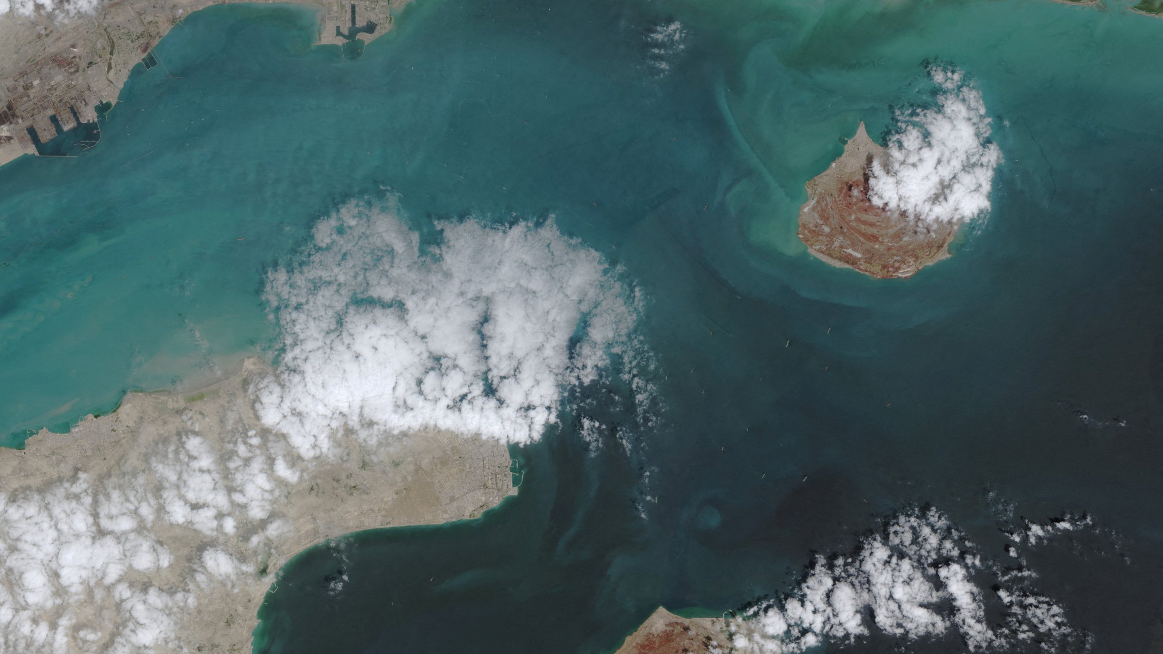 A satellite image shows the ship movement at the Strait of Hormuz, April 17, 2026. (Reuters Photo)