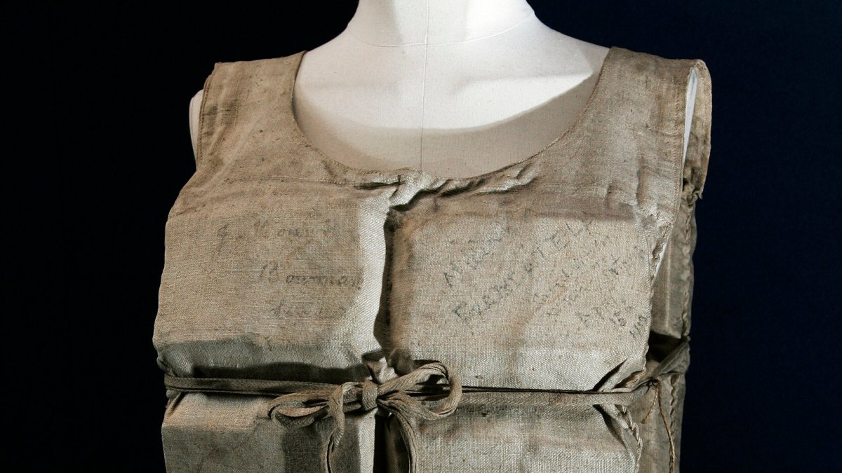 A life preserver from RMS Titanic, belonging to a survivor, is shown in London, U.K., May 16, 2007. (AP Photo)
