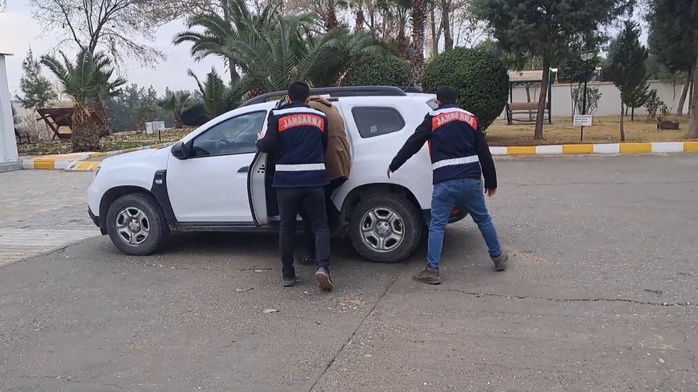 Turkish gendarmerie forces detain the suspects in operations carried out against the Daesh terrorist group, Ankara, Türkiye, April 20, 2026. (DHA Photo)