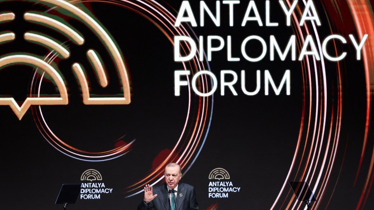 President Recep Tayyip Erdogan speaks at the opening ceremony of the fifth edition of the three-day Antalya Diplomacy Forum, Antalya, Türkiye, April 17, 2026. (AFP Photo)