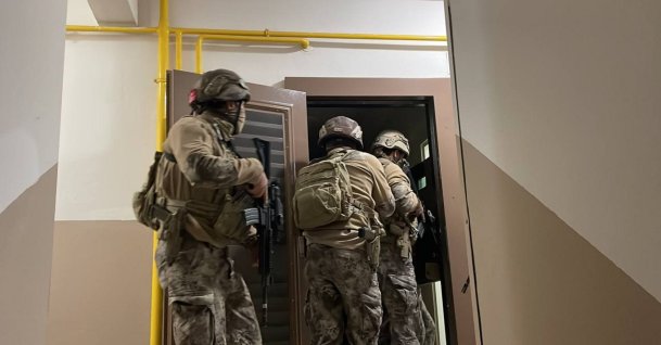 Turkish security forces are seen during an operation against the Revolutionary People’s Liberation Party/Front (DKHP-C), Mersin province, Türkiye, Nov. 11, 2023 (AA Photo)