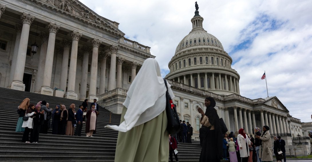Members of the U.S. Council of Muslim Organizations (USCMO) gather to pose for a group photo on the steps of the House of Representatives at the U.S. Capitol as the group holds its 11th National Muslim Advocacy Day in Washington, D.C., April 20, 2026. (AFP Photo)